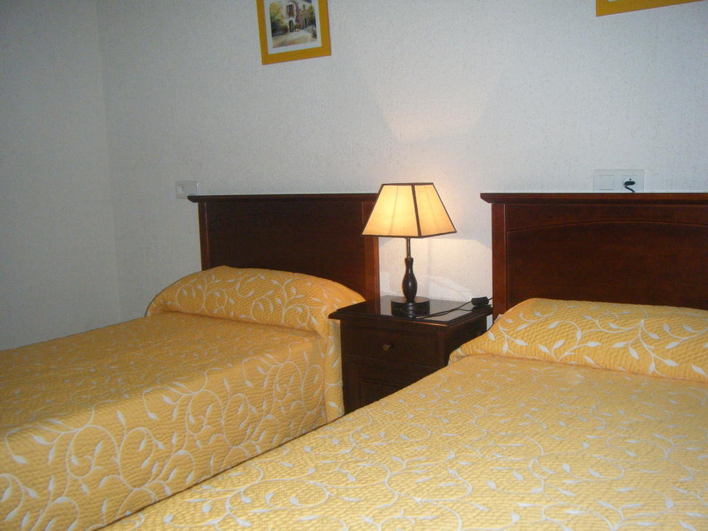 Hostal Muriel Aljaraque Værelse billede