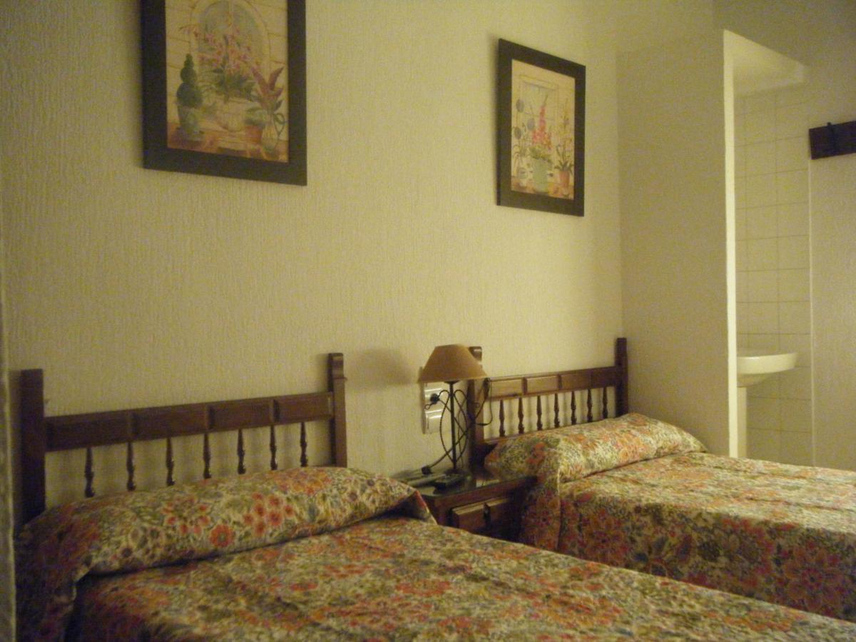 Hostal Muriel Aljaraque Værelse billede